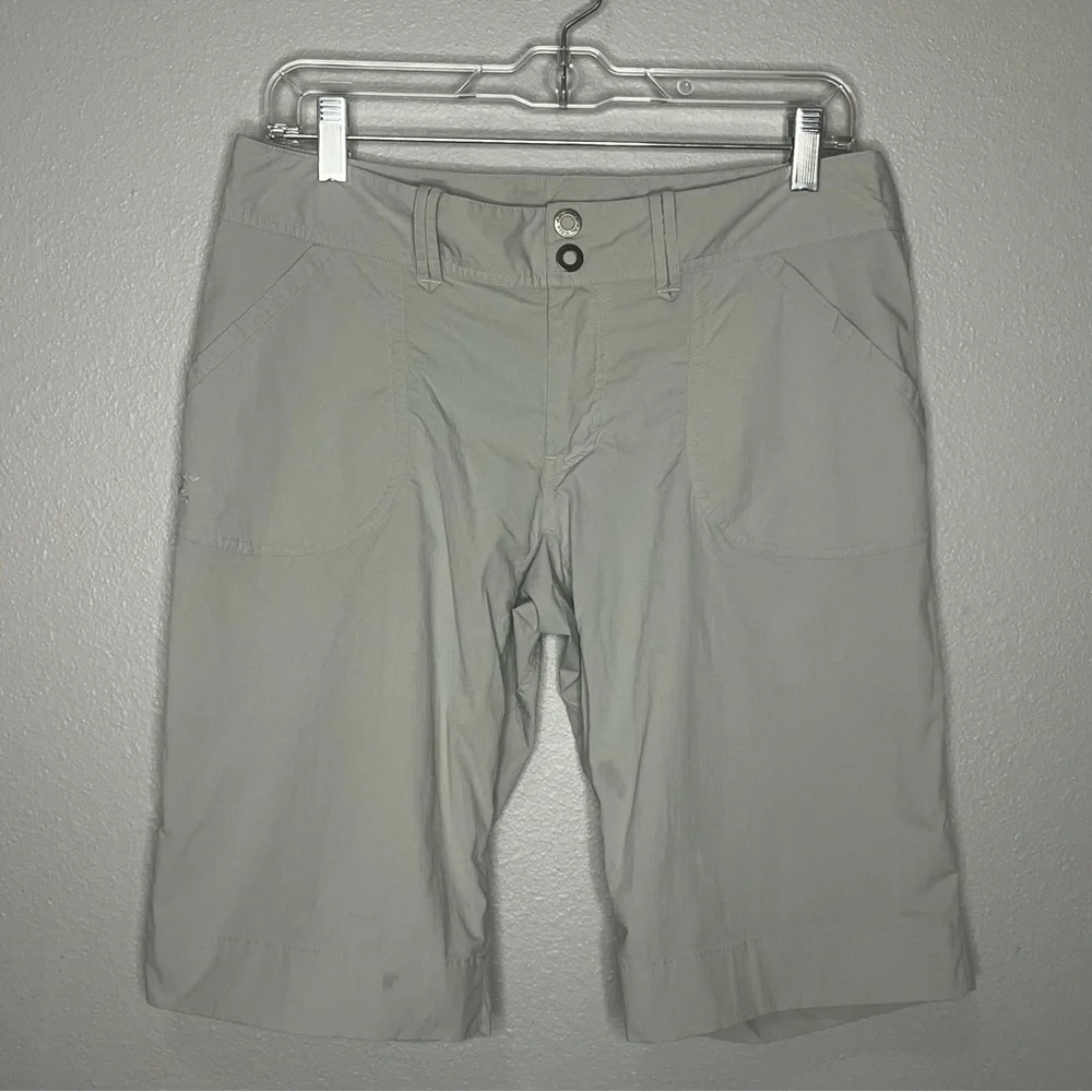 Arc’teryx‎ Outdoor Shorts Women 8 Gray Nylon Bermuda Chino Hiking Stretch Logo